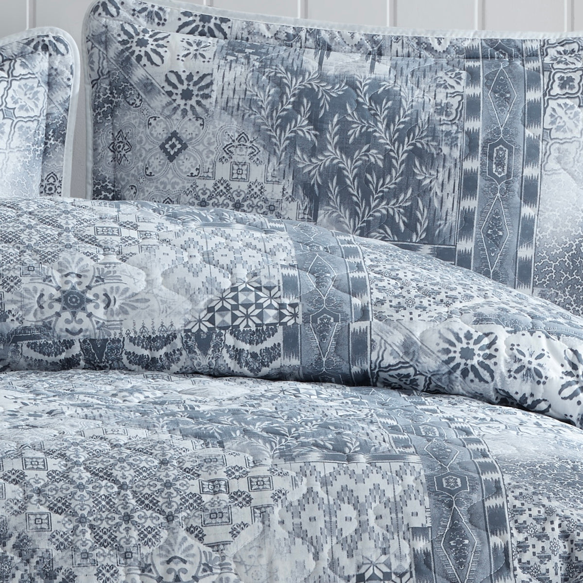 Lady of Leisure Quilt Set | `Pava V1 (Queen & King) – EDURA