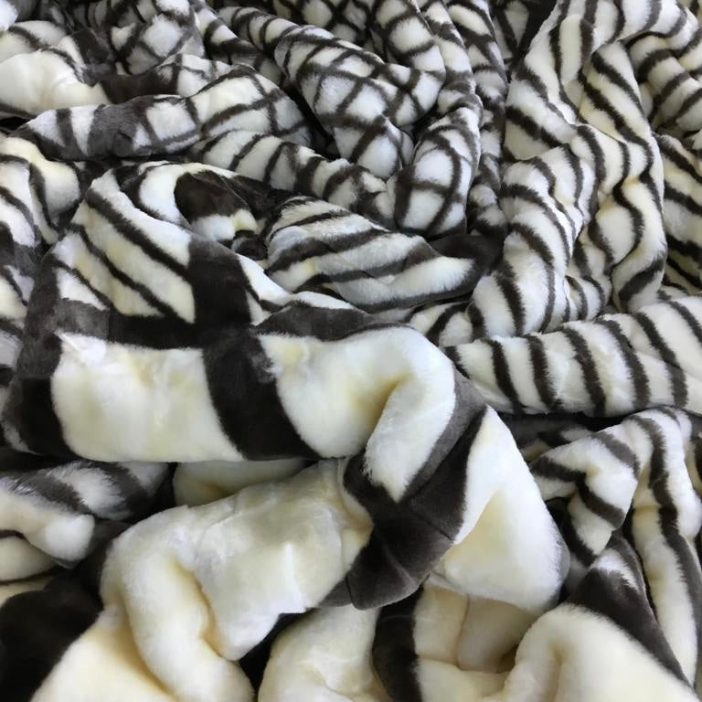 Supremo Queen Cloudy Soft Mink Blanket 1 EDURA