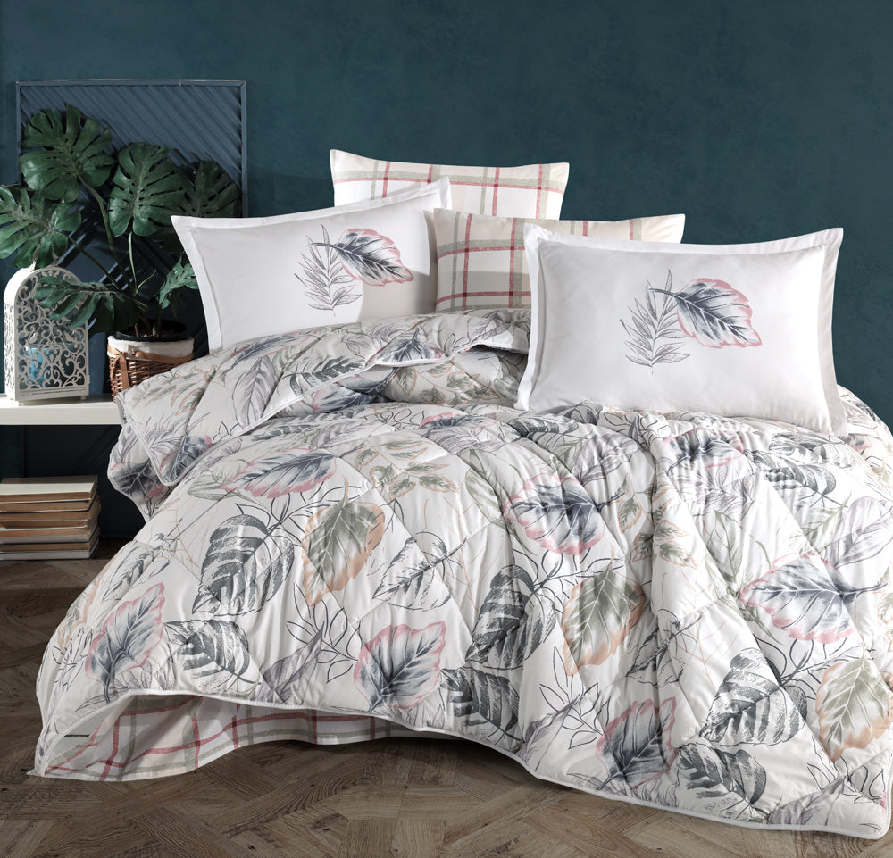 Lady of Leisure Comforter Set Double/ Queen